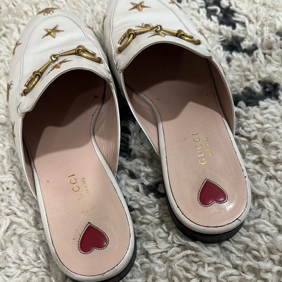 Gucci Women's Cream Loafers with Gold Embroidery - Picture 4 of 8